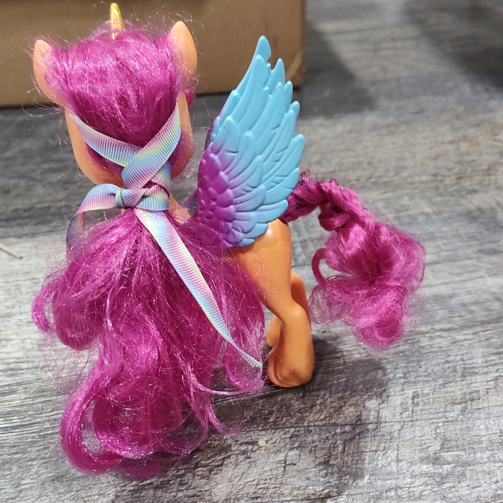 My Little Pony: Make Your Mark Toy Ribbon Hairstyles Sunny Starscout - 6" - 2021 - Picture 4 of 5
